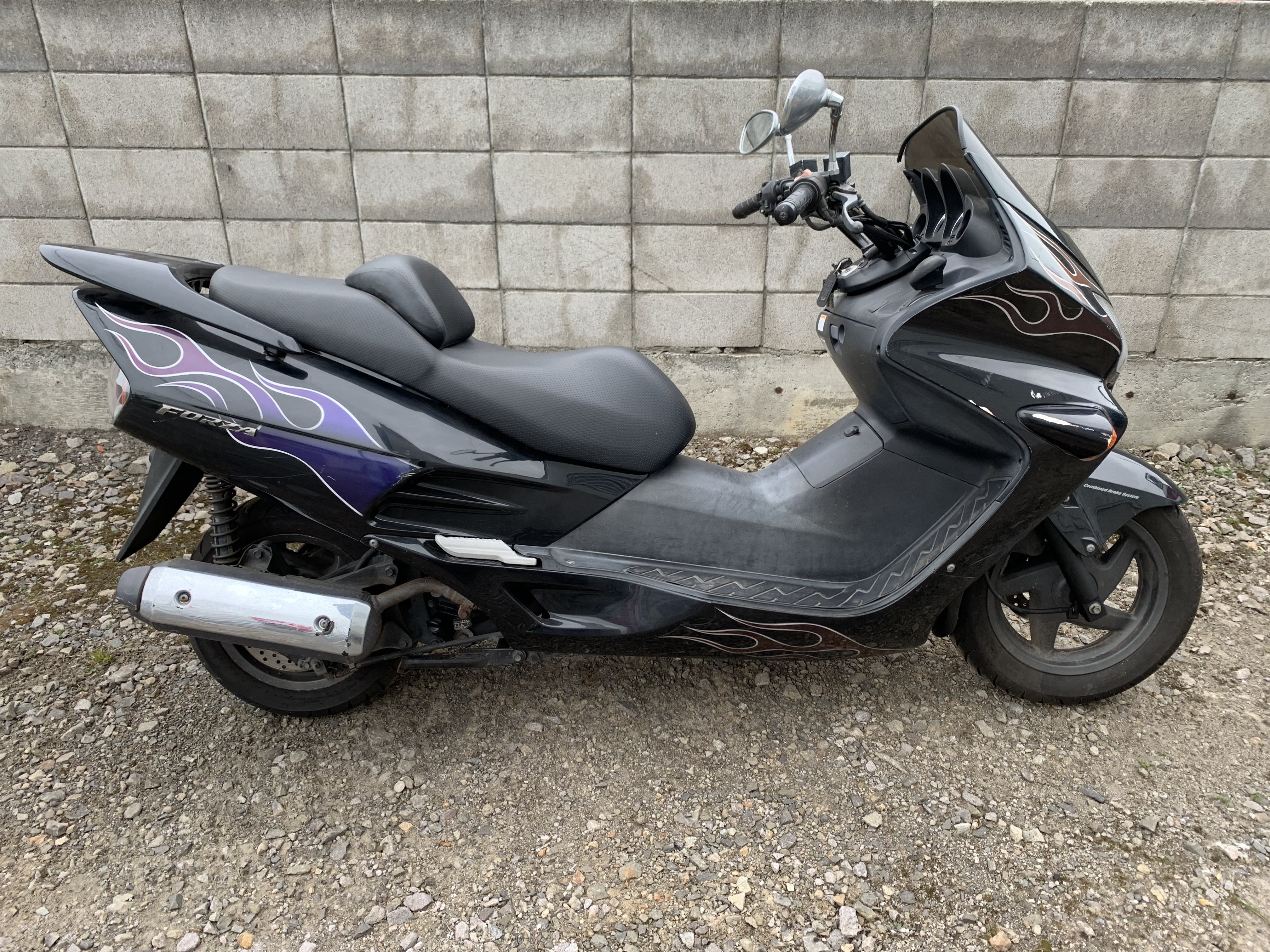 札幌市西区のお客様からホンダのビッグスクーター フォルツァ250ccを 